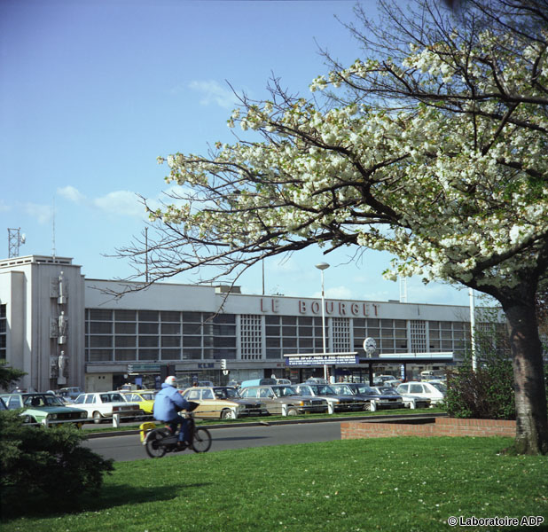 1977 facade de l&#39;aérogare